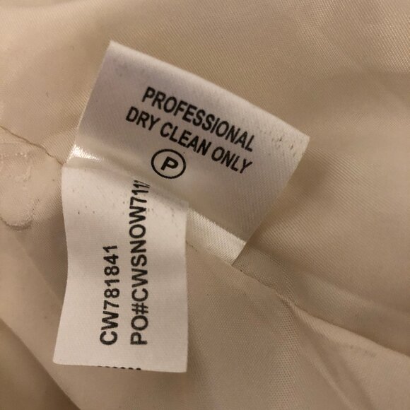 Creamy White Calvin Klein Angora/Wool blend belted Trench Coat, Size 6 - Picture 16 of 16